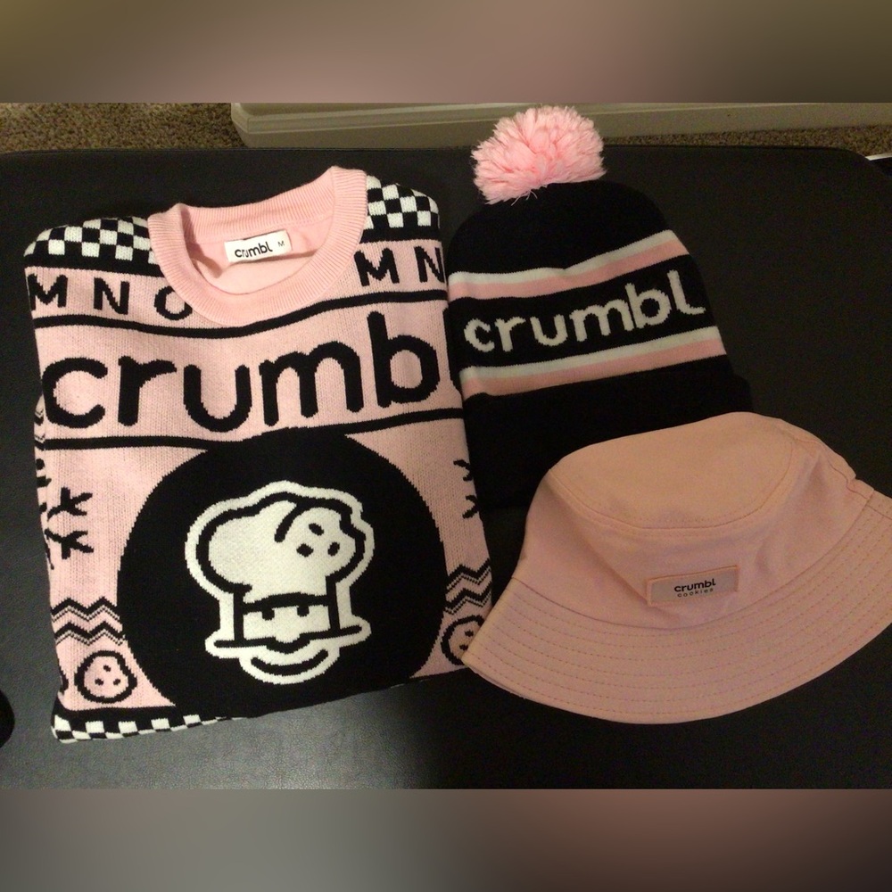 Crumbl apparel bundle set